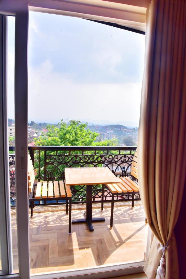 Hotel Coorg Palace Madikeri Extérieur photo