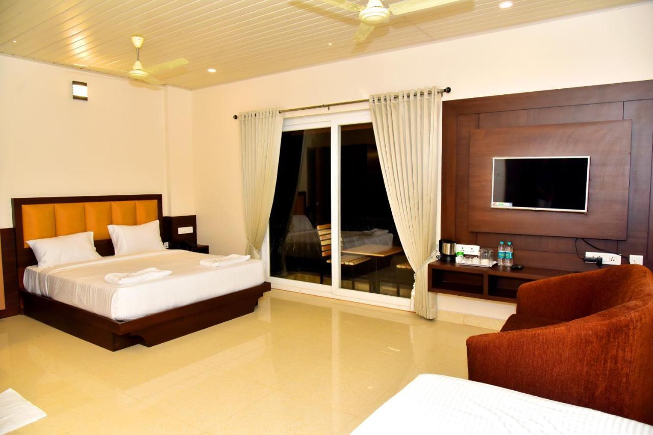 Hotel Coorg Palace Madikeri Extérieur photo