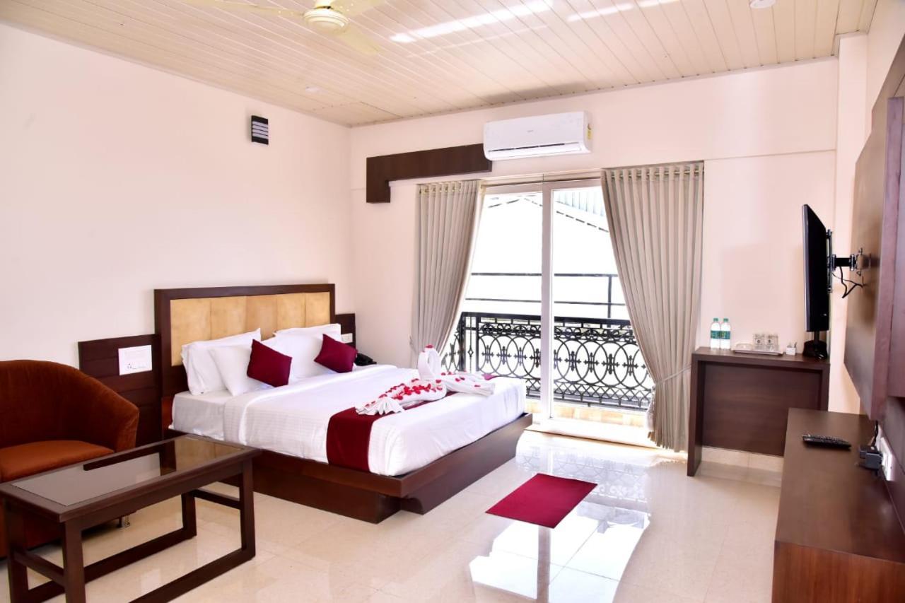 Hotel Coorg Palace Madikeri Extérieur photo